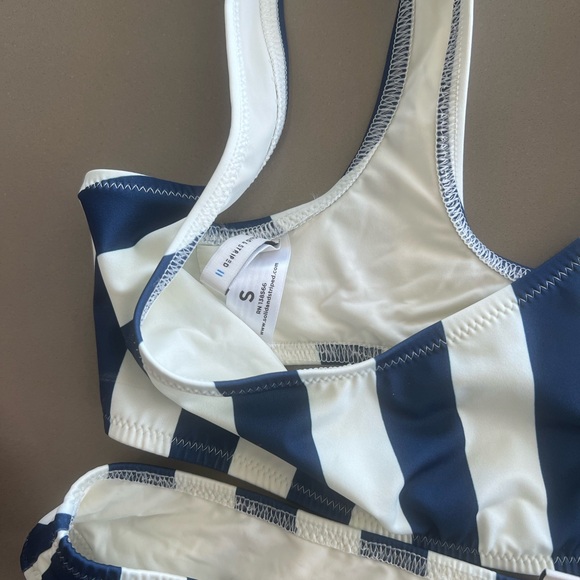 Solid and striped set - Picture 3 of 3